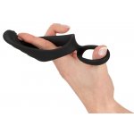 REBEL - ROZCIĄGLIWY PIERŚCIEŃ NA PENISA ZE STYMULATOREM KROCZA CZARNY